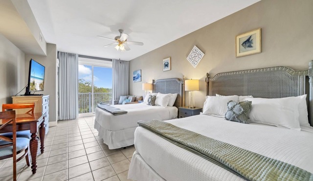 Studio w/Balcony! Walk to Resort Pool & Baytowne Wharf at The Grand Sandestin