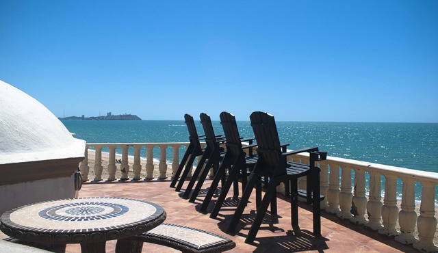 Stunning 3 Bedroom Beach Villa on Sandy Beach at Las Palmas Beachfront Resort V4