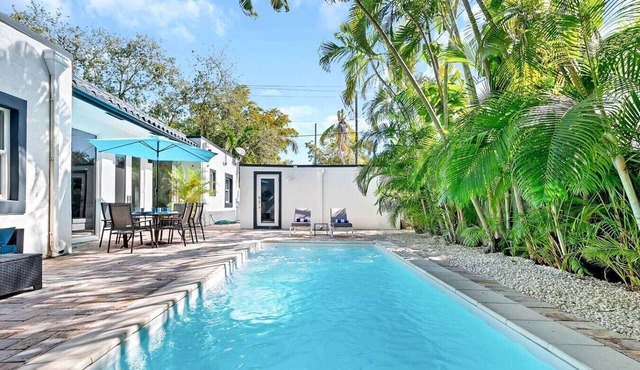 Stunning 4 Bd 4 Bth Home w/Pool