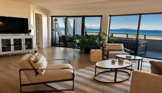 Stunning Beachfront Condo: Whale Watching & Cruise Ship Views