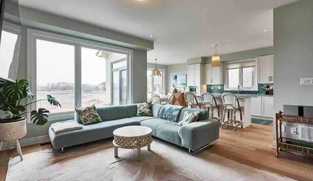 Stunning & Bright - My home is close to the highway & Thermea Spa
