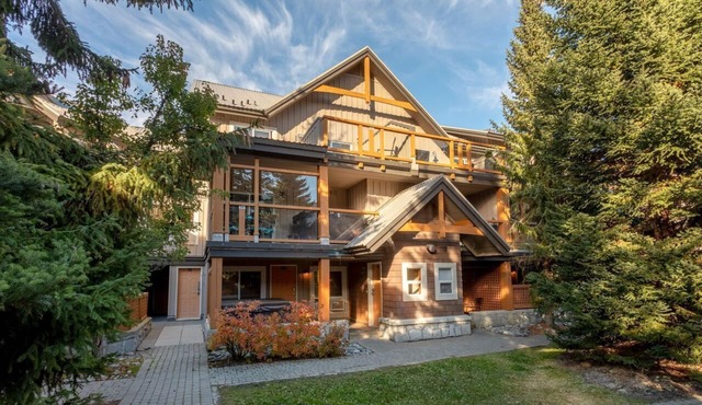 STUNNING CONDO IN THE HEART OF WHISTLER BC