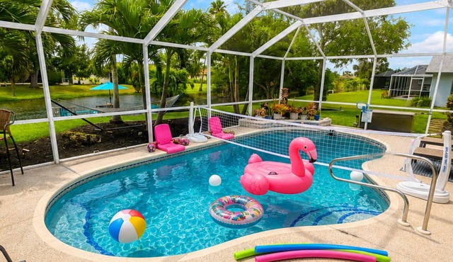 Stunning Newer Waterfront 3bd/2ba Home, Heated Pool, Gulf Beaches, Pet Friendly!