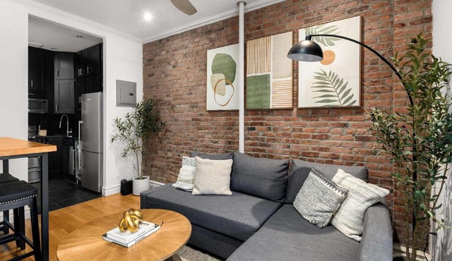 Stylish 2-Bedroom Stay in East Village