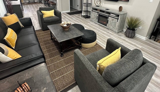 Stylish 2Bdrm in perfect location-close to A&M, Midtown Park, & Blinn