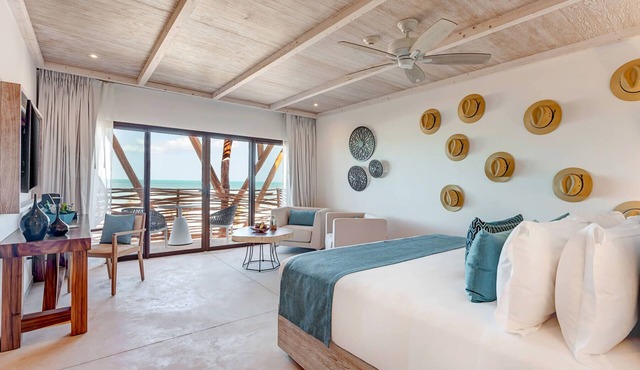 Stylish and Comfortable Stay in Holbox! Swimming Pool, Direct Beach Access!