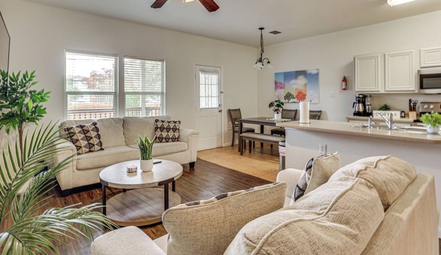Suburban San Antonio Stay Near Parks & Hospitals
