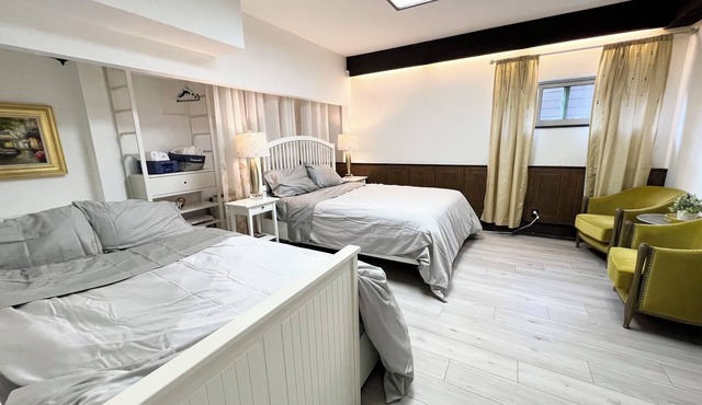 Sunny Spacious Garden Suite in a Character House-4 beds - 2 baths