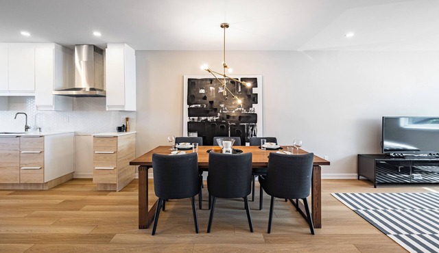 Superb, fully renovated 3-bedroom condo