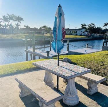 SW Gulf Access Boaters Paradise Pool Retreat