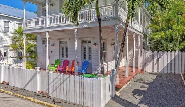 *SWEET HOME ANGELITA @ OLD TOWN* Home + Last Key White Glove Service.