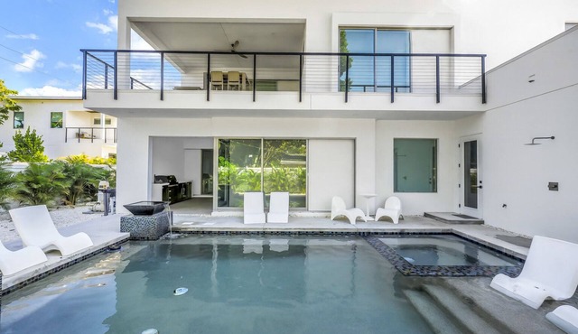Temple of Time- Stunning new modern home w/pool