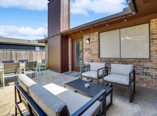 Texan Hideaway - Cozy Convenient Comfortable
