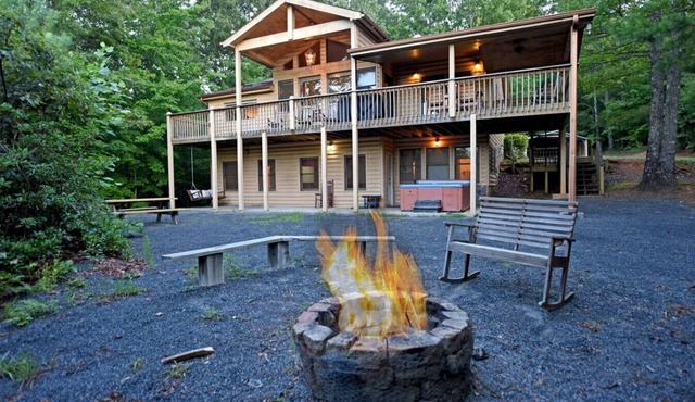 The Denali Cabin w/Casita| 6BR Mountain Retreat Hot Tub Game Room