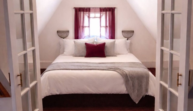 THE GEORGIA ROSE - A southern charm, with lots of character!