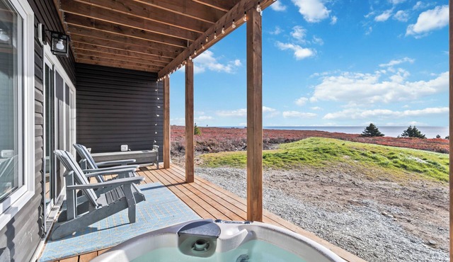 The Left at Surf Western Head - 3BR with Oceanfront Hot tub views