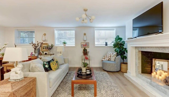 The Murph @ Chippewa Square | Modern Decor