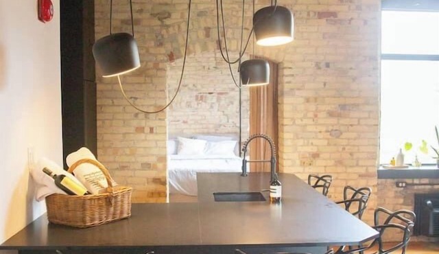 The Nest - Spacious Luxury Loft in Toronto with Den. Street car accessible!