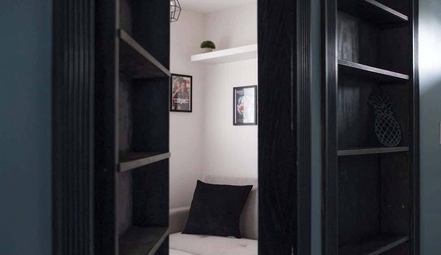 The Niagara Speakeasy! Secret theatre room