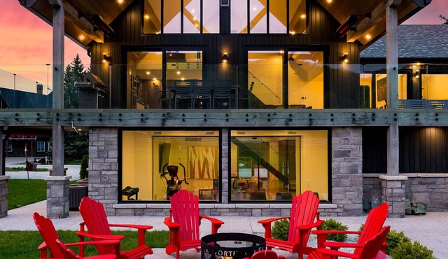 The Northern Escape HOT TUB & SAUNA!