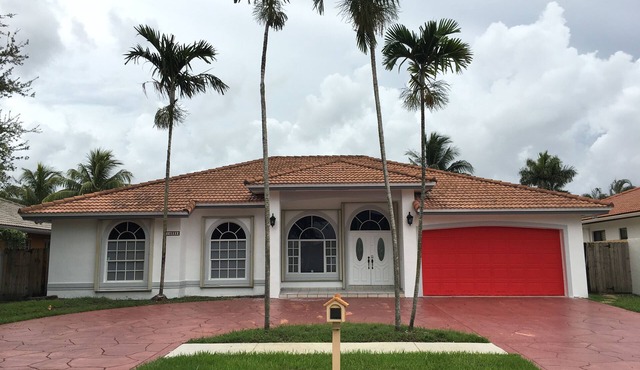 This is a private Home, 4 Bedrooms, 3 Bathrooms Sleeps 8