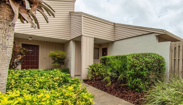 TimeOut 2! Spacious 2 bed/2bath condo, Sleeps 6, Pool! in Mulberry
