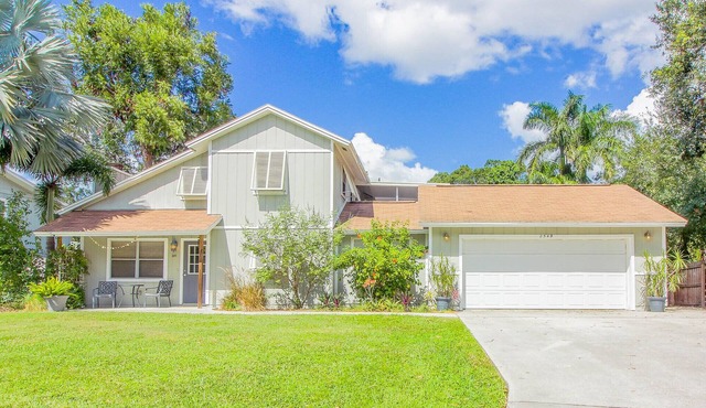 Tranquil private pool home near Siesta Key Beach