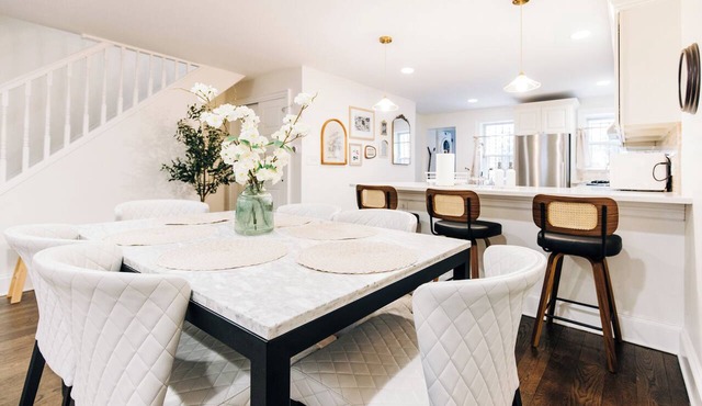 True 2bed/3bath - 20 mins to NYC + MetLife! Luxury Brownstone