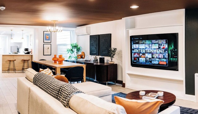True 3Bed/2Bath - 15 Mins from NYC, 20 Mins to MetLife Stadium!
