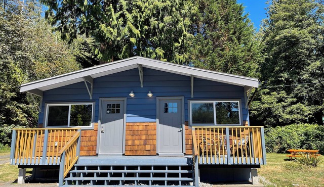 Two Cottage units (duplex) on Waterfront Property with Beach Access - Sleeps 4