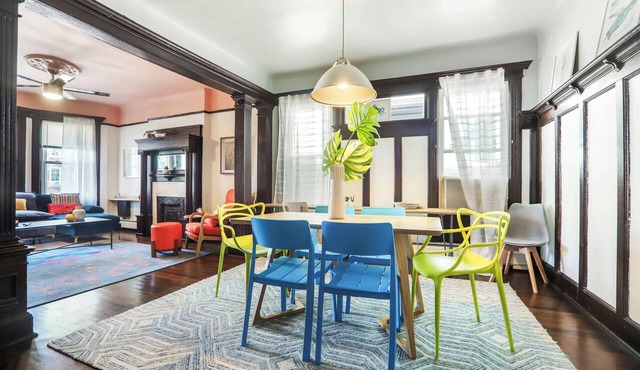 Updated 3BR/1B Victorian Hous Close to NYC Parking Avail Pets Welcome