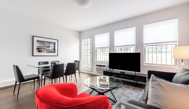 Upper East Side Two Bedroom in Great Location