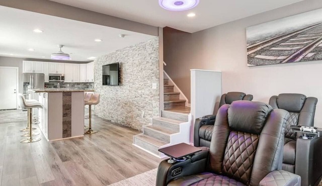 Upscale Philly Retreat | Hot Tub, Arcade & Theater