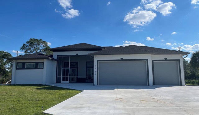 Vacation home Daisy with pool and 4 bedrooms in a relaxing location Lehigh Acres - LaBelle
