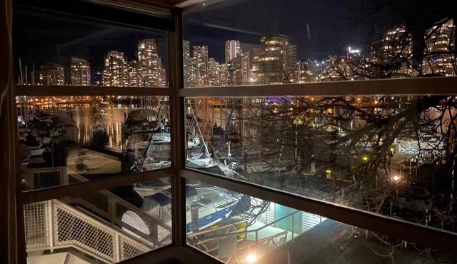 Vancouver Waterfront 1480SF 2BR Townhome with Deck