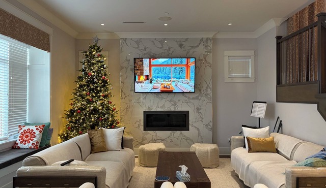 Vancouver West Cozy Retreat by Host Launch