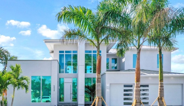 Villa Flash - Five Bedroom Villa, Sleeps 10