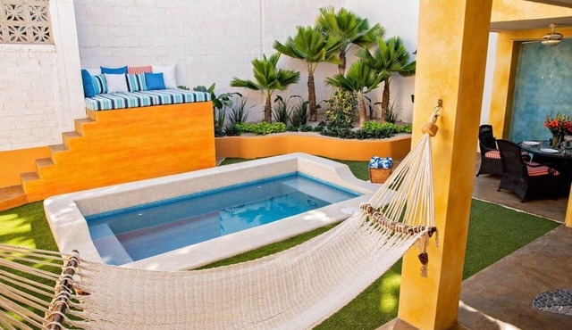 Walk to malecón, private Pool and Garden