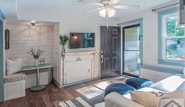 Walkable, 1BR/1BA, w/d, Kitchen, Updated, Coffee