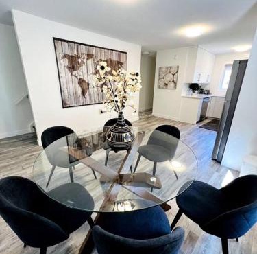 Walking distance to St Boniface, easy parking
