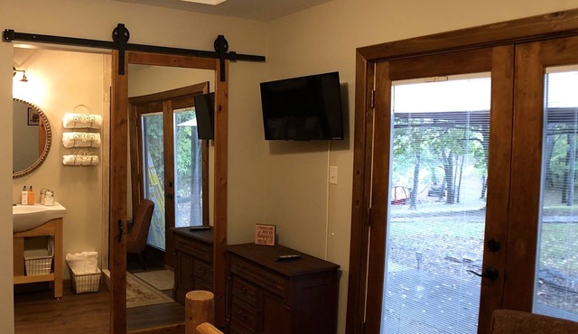 Walnut Waters Bed & Breakfast