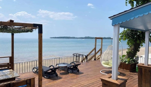 Water Front Beach House - 3BR w BBQ & Sunset!