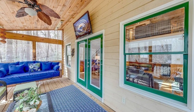 Waterfall Cabin/2 BR in Helen| private waterfall with Hot Tub under the stars!