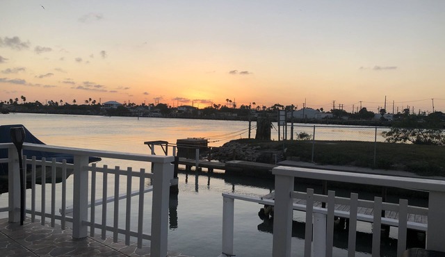 Waterfront 1BR 2 bed in Long Island Village; Watch for Dolphin from the deck!