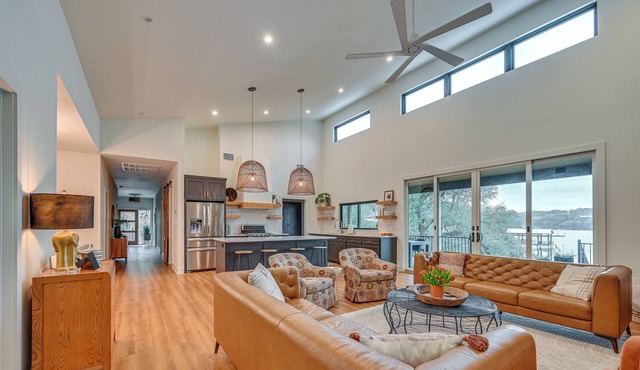 Waterfront Getaway on Lake Buchanan w/Fire Pit!