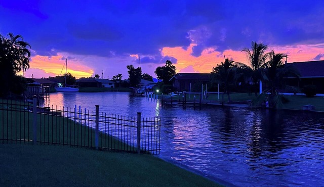 Waterfront Pool Home w/Spa, Game Room & Dock – Gulf Access!