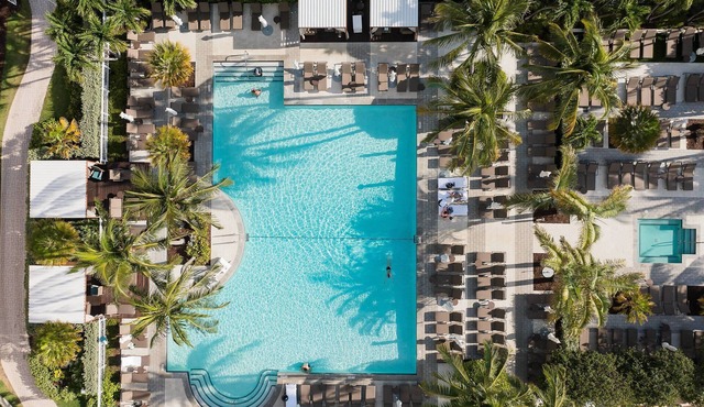 Waterfront resort suite - spa, tennis & dining