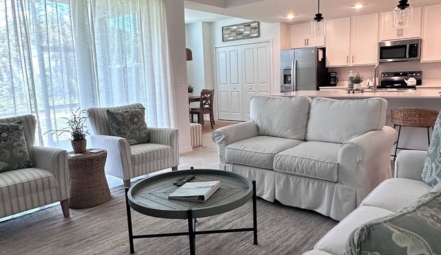 Wellen Park 2-bedroom condo Golf course pool pickleball tennis Venice North port