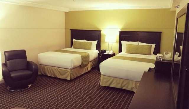 West Orange Comfort Stay with Gym. Relax & Unwind