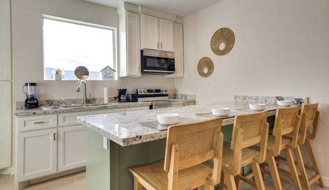 WFH-Friendly Brownsville Home w/Private Patio